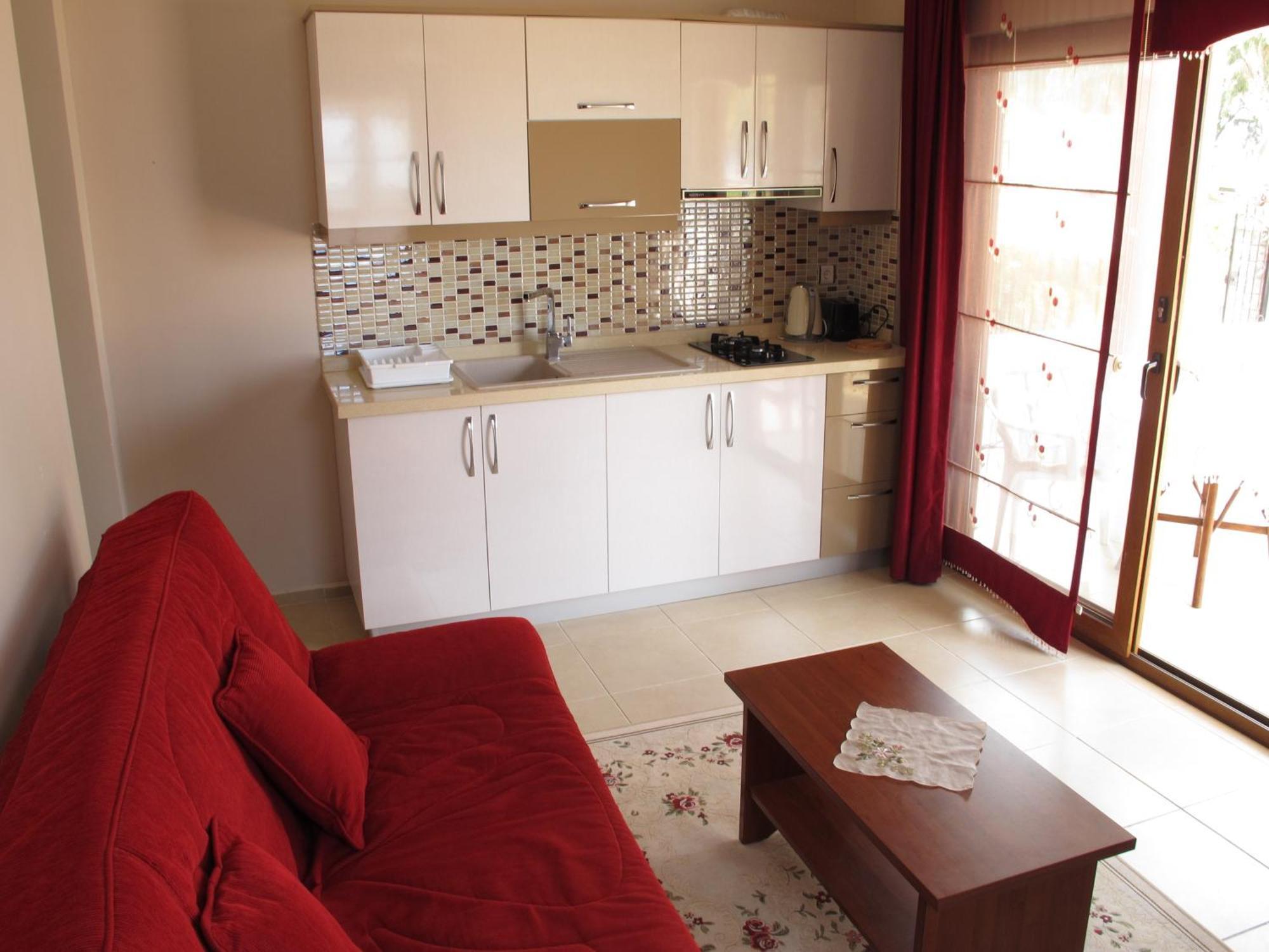 Sunset Beach Apartments Тургутрейс Экстерьер фото