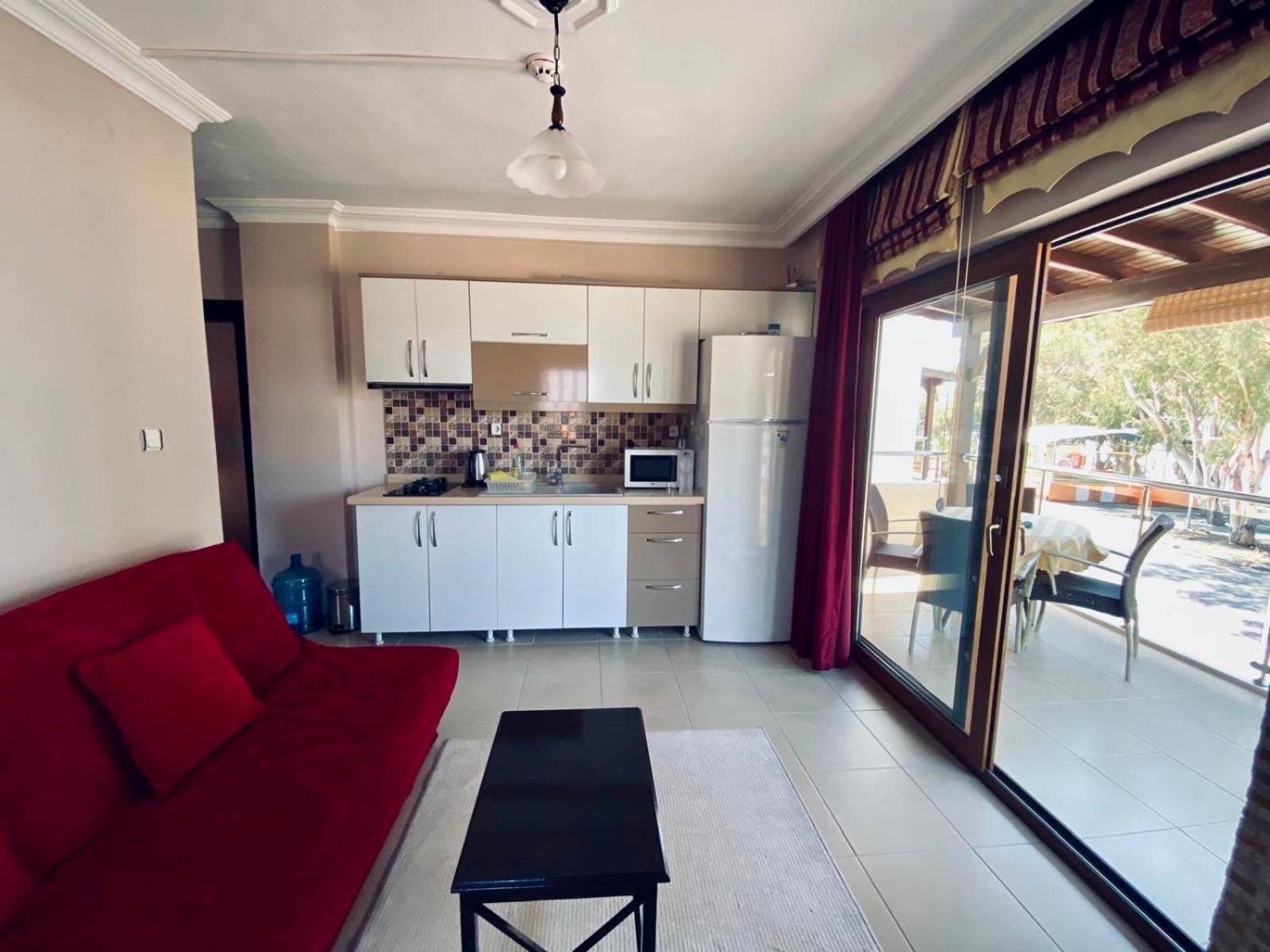 Sunset Beach Apartments Тургутрейс Экстерьер фото