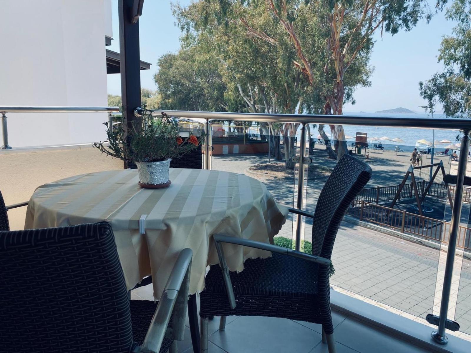 Sunset Beach Apartments Тургутрейс Экстерьер фото